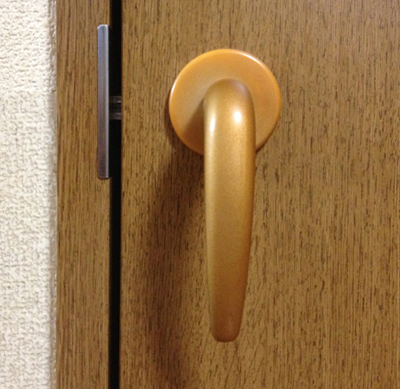 ドアノブB